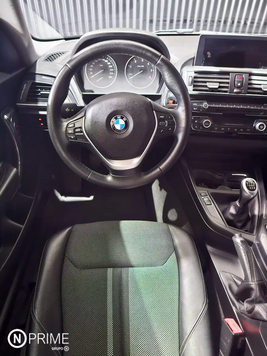 BMW 116 2016 - 17500 EUR, 145000 km - AUTO.MOTO.pt - 145000km - foto 15 de 26