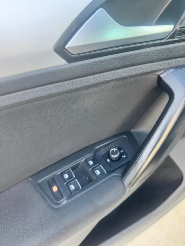 Volkswagen Tiguan 2017 - 17500 EUR, 205000 km - AUTO.MOTO.pt - 205000km - foto 19 de 19