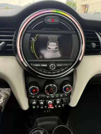 MINI 3 Portas 2016 - 17990 EUR, 130000 km - AUTO.MOTO.pt - 130000km - foto 18 de 30