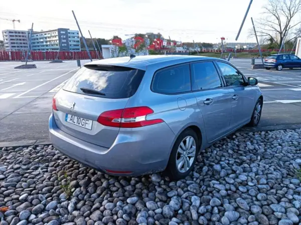 Peugeot 308 SW 2017 - 11000 EUR, 230125 km - AUTO.MOTO.pt - 230125km - foto 6 de 15