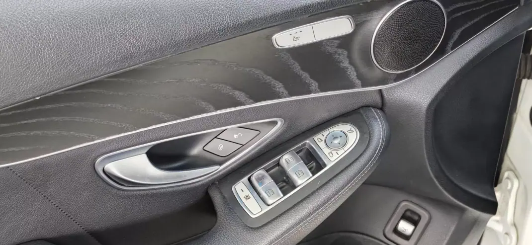 Mercedes-Benz C 220 2016 - 22990 EUR, 170000 km - AUTO.MOTO.pt - 170000km - foto 22 de 36