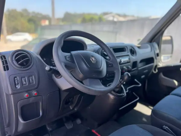 Renault Master 2012 - 8500 EUR, 356000 km - AUTO.MOTO.pt - 356000km - foto 9 de 11