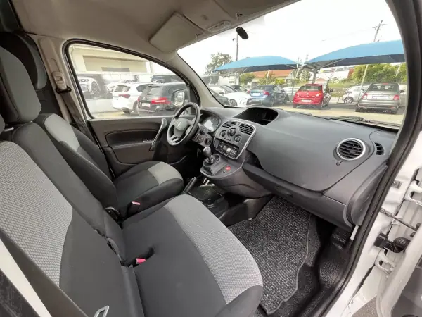 Renault Kangoo 2021 - 13250 EUR, 125000 km - AUTO.MOTO.pt - 125000km - foto 24 de 39