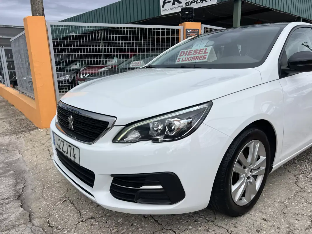 Peugeot 308 2019 - 12750 EUR, 142695 km - AUTO.MOTO.pt - 142695km - foto 3 de 19