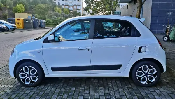 Renault Twingo 2022 - 13990 EUR, 30000 km - AUTO.MOTO.pt - 30000km - foto 4 de 24
