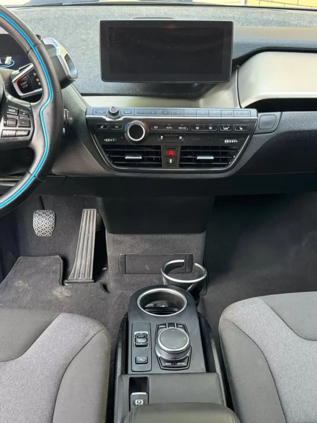 BMW i3 2020 - 21900 EUR, 128400 km - AUTO.MOTO.pt - 128400km - foto 12 de 13