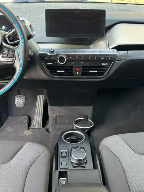 BMW i3 2020 - 21900 EUR, 128400 km - AUTO.MOTO.pt - 128400km - foto 12 de 13