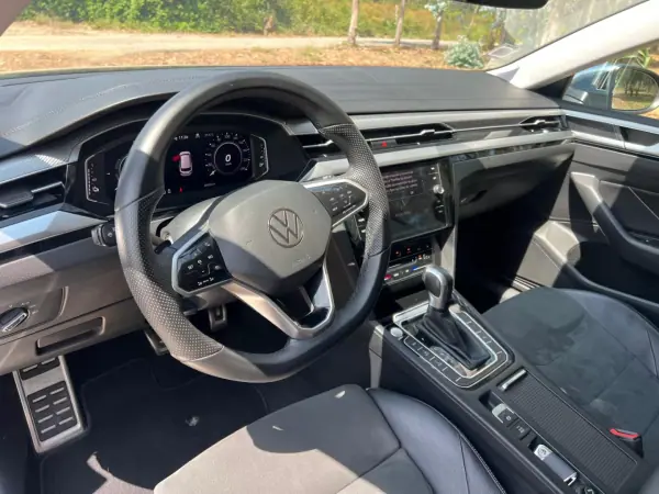 Volkswagen Arteon Shooting Brake 2021 - 27900 EUR, 89450 km - AUTO.MOTO.pt - 89450km - foto 26 de 43