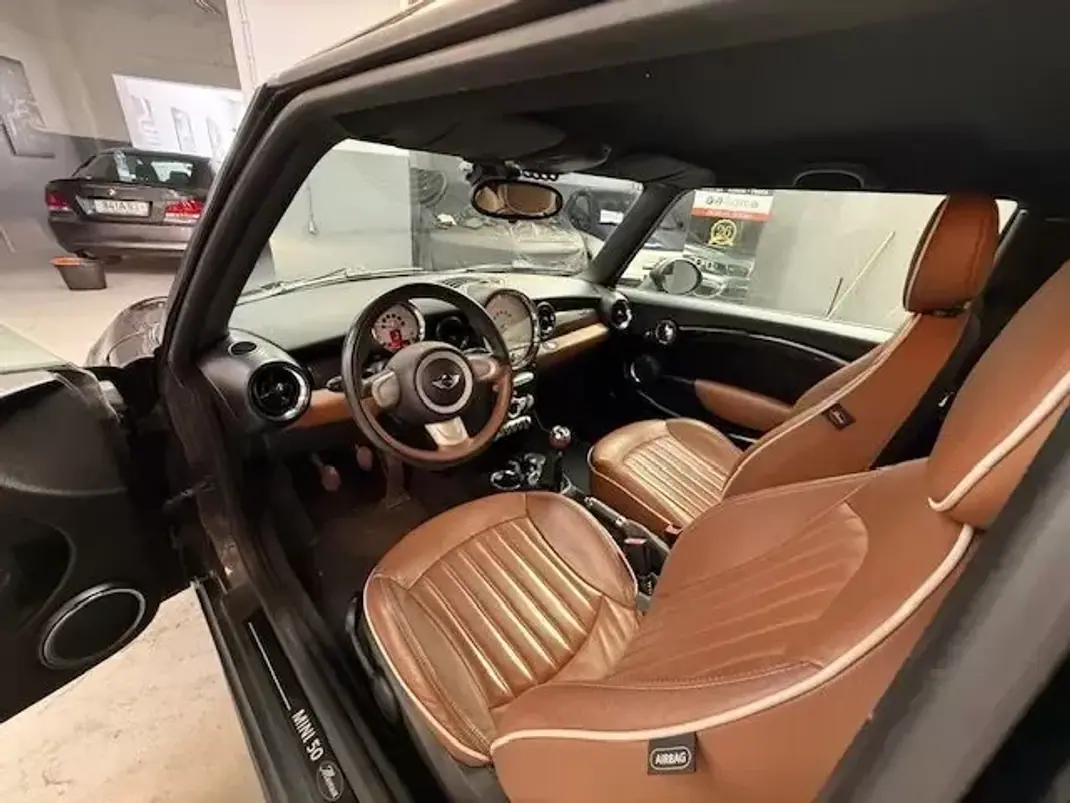 MINI Cooper 2010 - 9250 EUR, 175000 km - AUTO.MOTO.pt - 175000km - foto 9 de 10