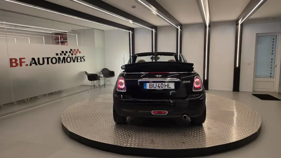 MINI Cooper 2010 - 9900 EUR, 144067 km - AUTO.MOTO.pt - 144067km - foto 15 de 56