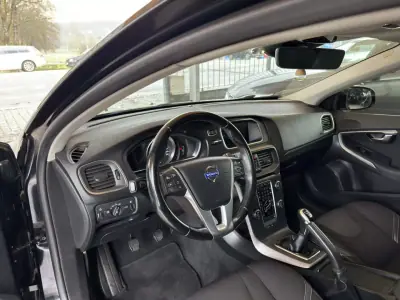 Volvo V40 2014 - 10950 EUR, 203325 km - AUTO.MOTO.pt - 203325km - foto 11 de 32