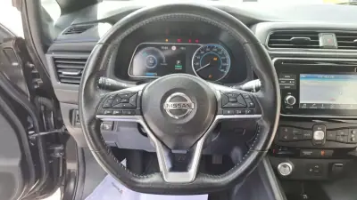 Nissan Leaf 2018 - 12890 EUR, 62000 km - AUTO.MOTO.pt - 62000km - foto 34 de 45