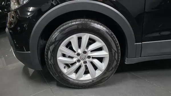 Volkswagen T-Cross 2020 - 17490 EUR, 120000 km - AUTO.MOTO.pt - 120000km - foto 31 de 35