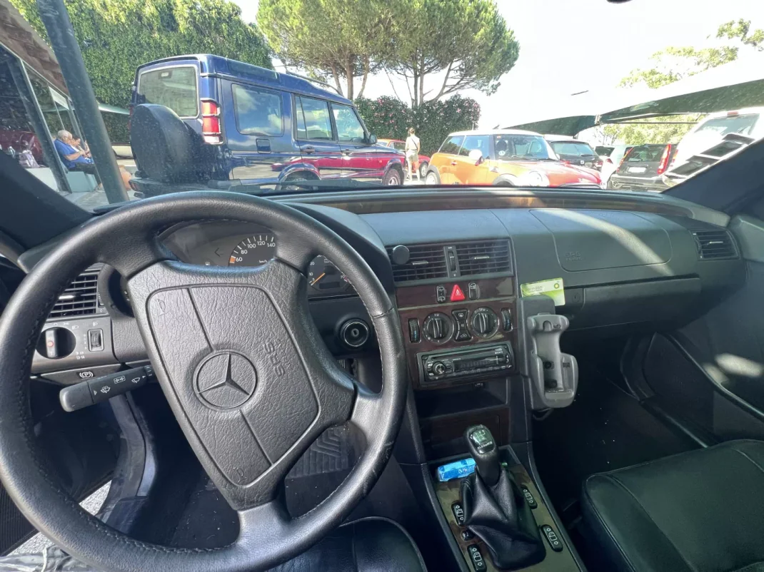 Mercedes-Benz C 180 1996 - 3500 EUR, 240000 km - AUTO.MOTO.pt - 240000km - foto 7 de 7