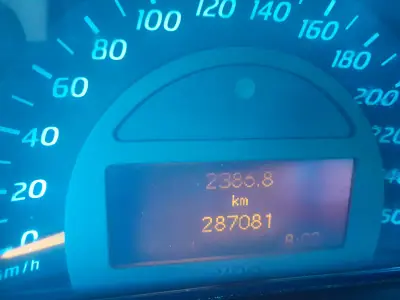 Mercedes-Benz C 220 2001 - 7900 EUR, 280000 km - AUTO.MOTO.pt - 280000km - foto 11 de 11