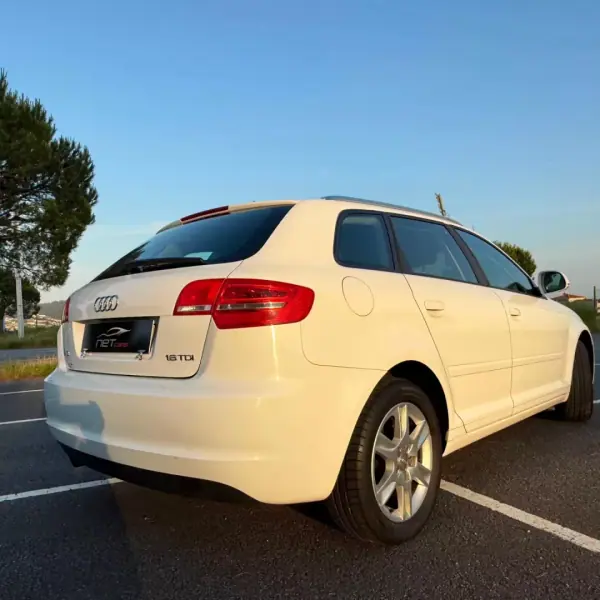 Audi A3 2010 - 6950 EUR, 355000 km - AUTO.MOTO.pt - 355000km - foto 5 de 17