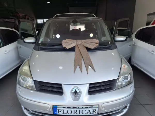 Renault Grand Espace 2006 - 5490 EUR, 260000 km - AUTO.MOTO.pt - 260000km - foto 8 de 10