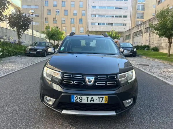 Dacia Sandero 2017 - 8950 EUR, 158000 km - AUTO.MOTO.pt - 158000km - foto 3 de 15