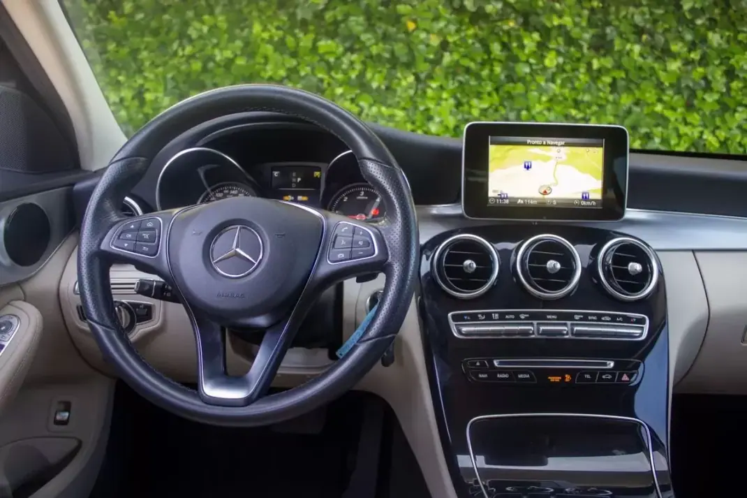 Mercedes-Benz C 220 2017 - 23900 EUR, 125000 km - AUTO.MOTO.pt - 125000km - foto 14 de 16