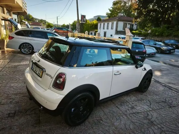 MINI Cooper 2008 - 8500 EUR, 180878 km - AUTO.MOTO.pt - 180878km - foto 7 de 27