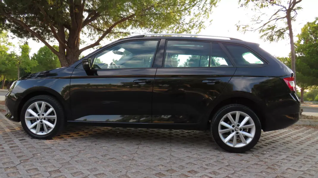 Skoda Fabia Break 2015 - 11800 EUR, 116000 km - 116000km - foto 13 de 29