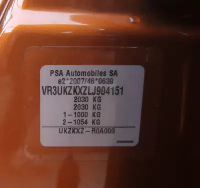 Peugeot e-2008 2020 - 19450 EUR, 54000 km - AUTO.MOTO.pt - 54000km - foto 16 de 41