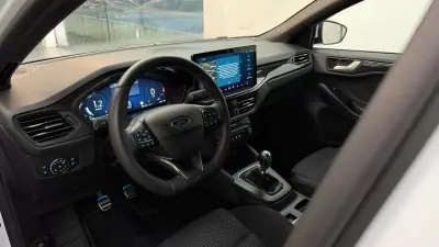 Ford Focus 2025 - 22990 EUR, 11701 km - AUTO.MOTO.pt - 11701km - foto 17 de 35