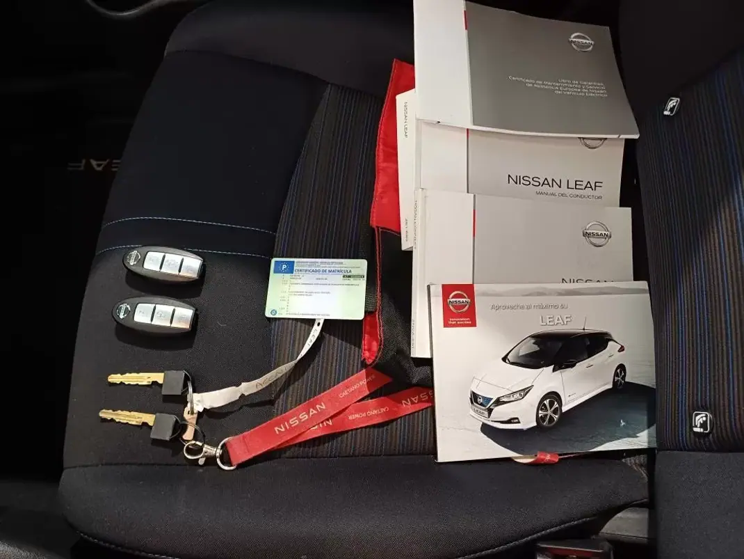 Nissan Leaf 2020 - 11990 EUR, 105000 km - AUTO.MOTO.pt - 105000km - foto 13 de 19