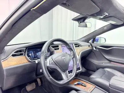 Tesla Model S 2017 - 18000 EUR, 250000 km - AUTO.MOTO.pt - 250000km - foto 22 de 24