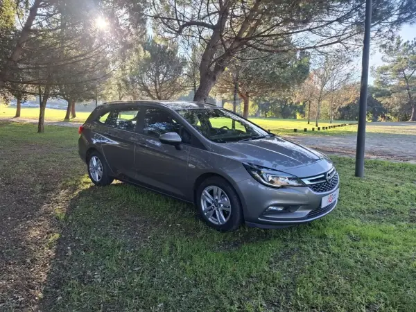 Opel Astra Sports Tourer 2017 - 8900 EUR, 231400 km - AUTO.MOTO.pt - 231400km - foto 2 de 35