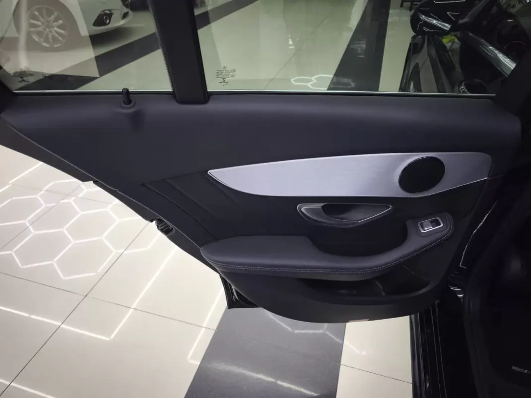 Mercedes-Benz C 220 2018 - 30950 EUR, 102676 km - AUTO.MOTO.pt - 102676km - foto 43 de 47