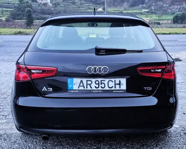 Audi A3 2014 - 13999 EUR, 208000 km - AUTO.MOTO.pt - 208000km - foto 14 de 15