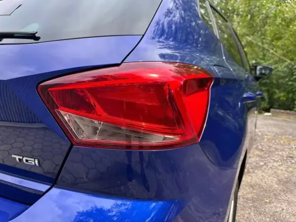SEAT Ibiza 2020 - 12500 EUR, 41149 km - AUTO.MOTO.pt - 41149km - foto 35 de 41