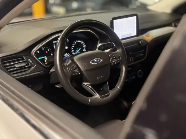 Ford Focus SW 2020 - 13990 EUR, 155200 km - 155200km - foto 9 de 26