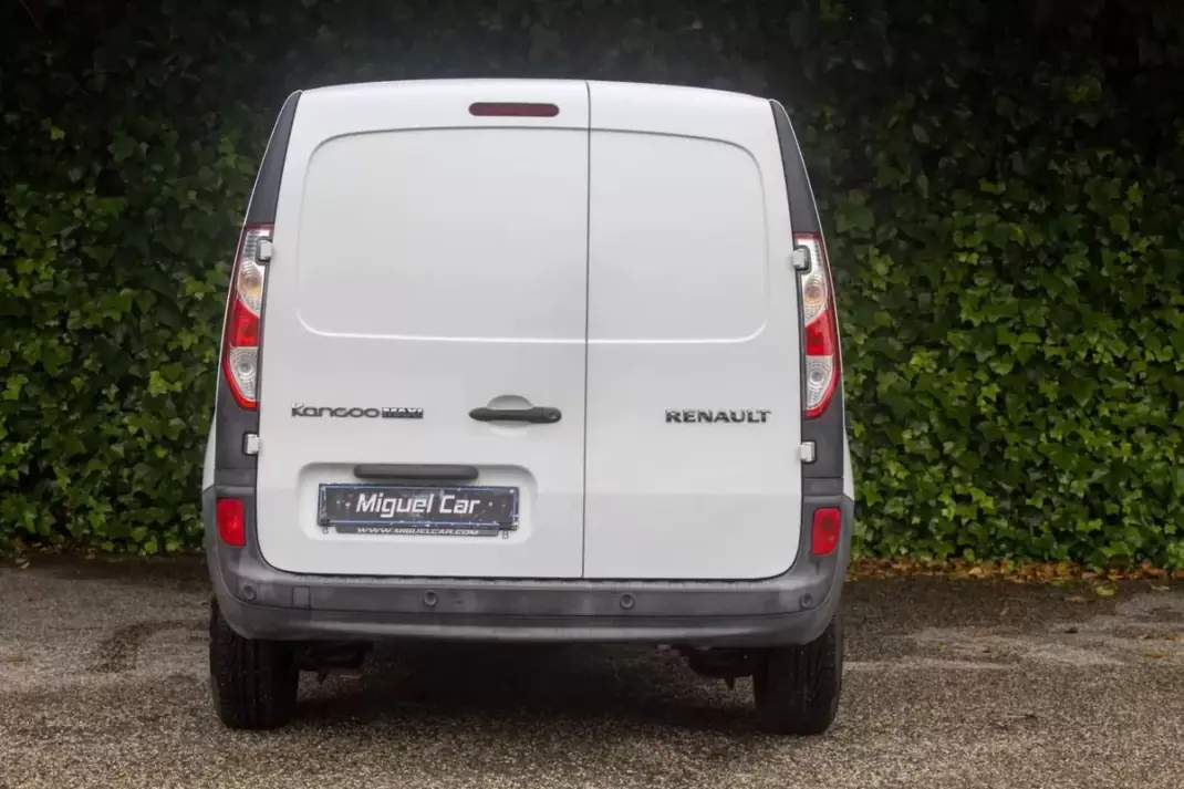 Renault Kangoo 1.5 DCi Maxi 2020 - 11900 EUR, 126000 km - AUTO.MOTO.pt - 126000km - foto 10 de 12