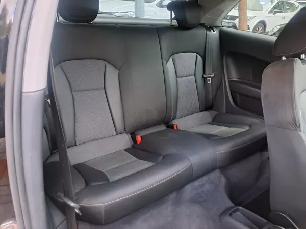 Audi A1 2012 - 8990 EUR, 206000 km - AUTO.MOTO.pt - 206000km - foto 18 de 20