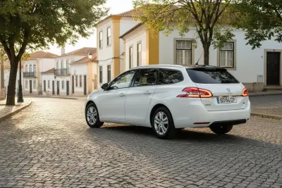 Peugeot 308 SW 2017 - 10900 EUR, 119000 km - AUTO.MOTO.pt - 119000km - foto 4 de 17