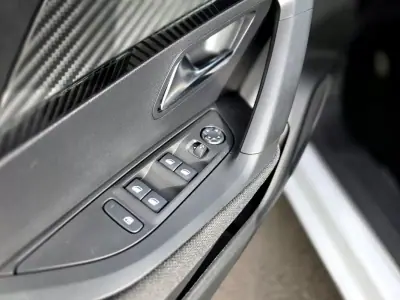 Peugeot 2008 2024 - 18500 EUR, 10965 km - AUTO.MOTO.pt - 10965km - foto 27 de 34