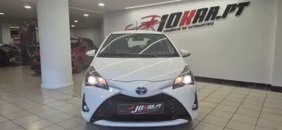 Toyota Yaris 2018 - 15990 EUR, 86572 km - AUTO.MOTO.pt - 86572km - foto 3 de 41