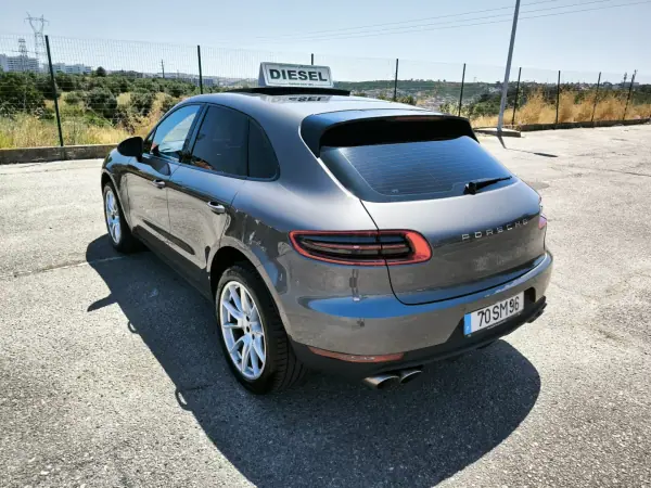 Porsche Macan 2014 - 42950 EUR, 177239 km - AUTO.MOTO.pt - 177239km - foto 5 de 59
