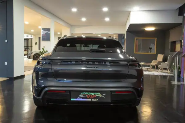 Porsche Taycan Cross Turismo 2022 - 73500 EUR, 59292 km - AUTO.MOTO.pt - 59292km - foto 6 de 9