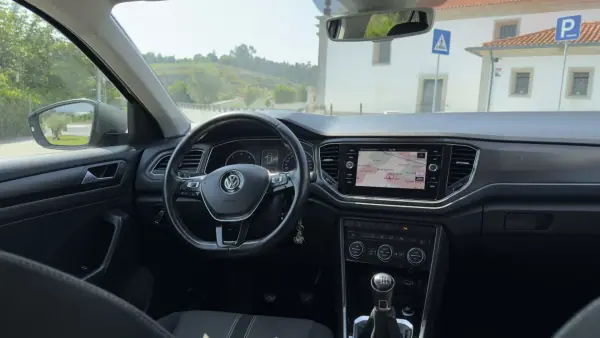 Volkswagen T-Roc 2019 - 16000 EUR, 195000 km - AUTO.MOTO.pt - 195000km - foto 19 de 26