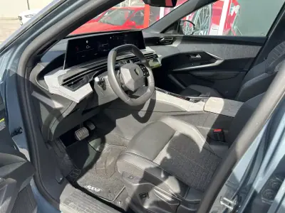 Peugeot 3008 2025 - 27947 EUR, 59500 km - 59500km - foto 10 de 21
