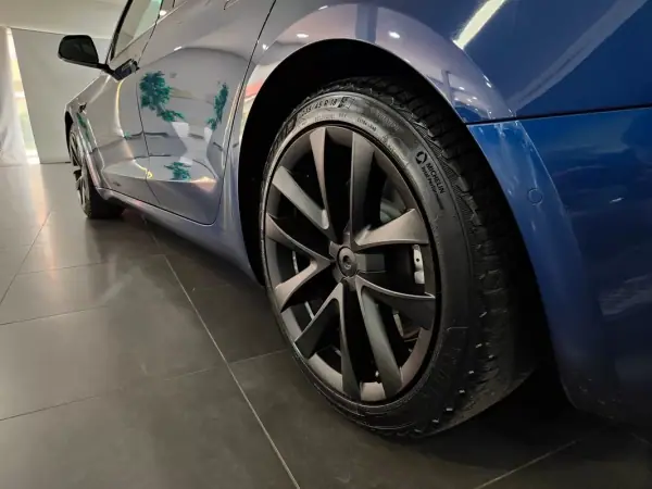 Tesla Model 3 2021 - 25990 EUR, 100000 km - AUTO.MOTO.pt - 100000km - foto 6 de 46