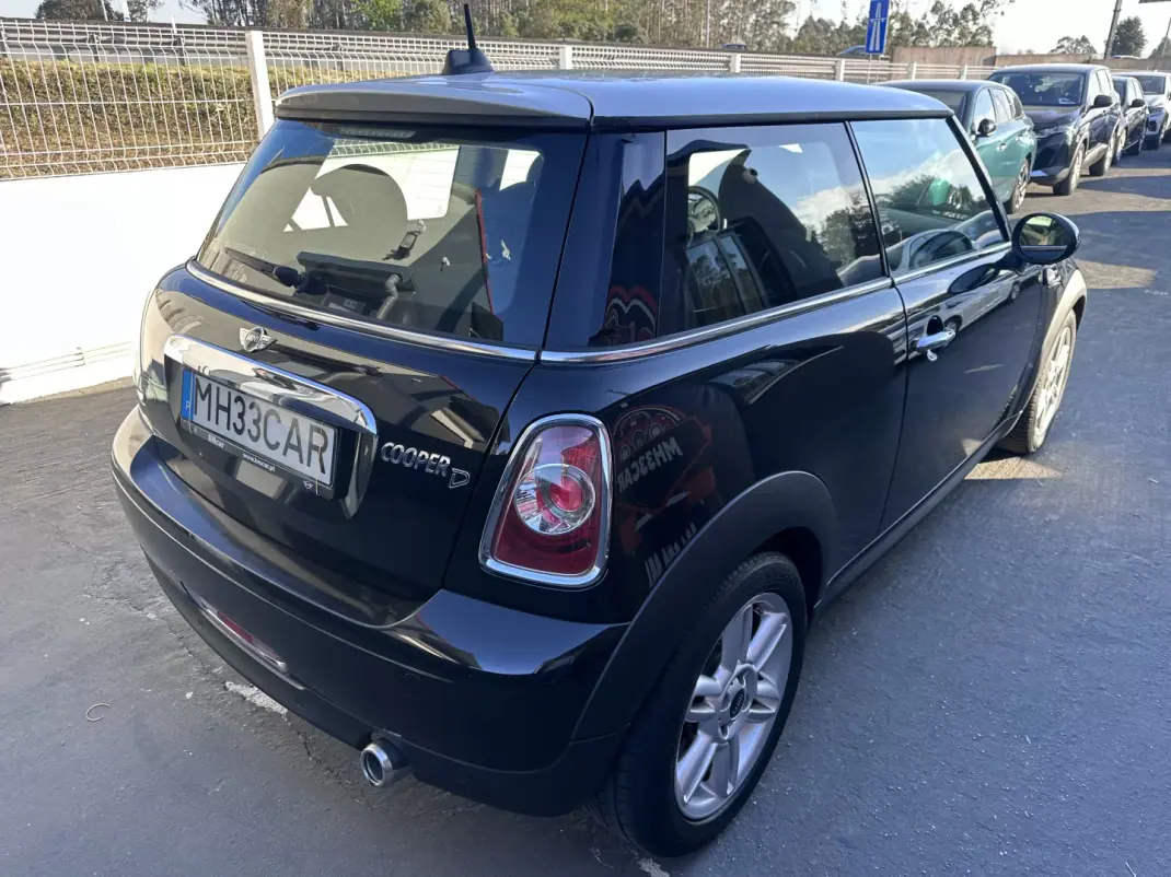 MINI Cooper 2012 - 10500 EUR, 210000 km - AUTO.MOTO.pt - 210000km - foto 5 de 40