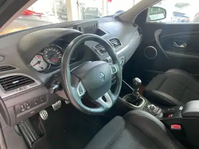 Renault Mégane Sport Tourer 2010 - 4990 EUR, 340390 km - AUTO.MOTO.pt - 340390km - foto 17 de 44