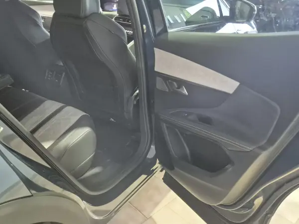 Peugeot 3008 2021 - 25000 EUR, 75000 km - AUTO.MOTO.pt - 75000km - foto 38 de 44