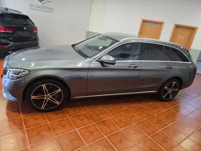 Mercedes-Benz C 300 2020 - 30980 EUR, 98799 km - AUTO.MOTO.pt - 98799km - foto 4 de 47