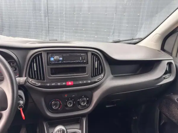 Fiat Doblo 2021 - 12250 EUR, 129990 km - AUTO.MOTO.pt - 129990km - foto 7 de 19