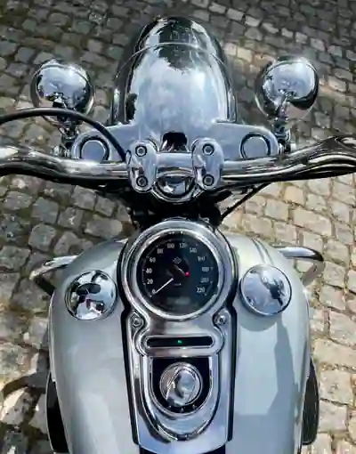 Harley-Davidson Dyna Glide Switchback 2012 - 11990 EUR, 27000 km - foto 4 de 8